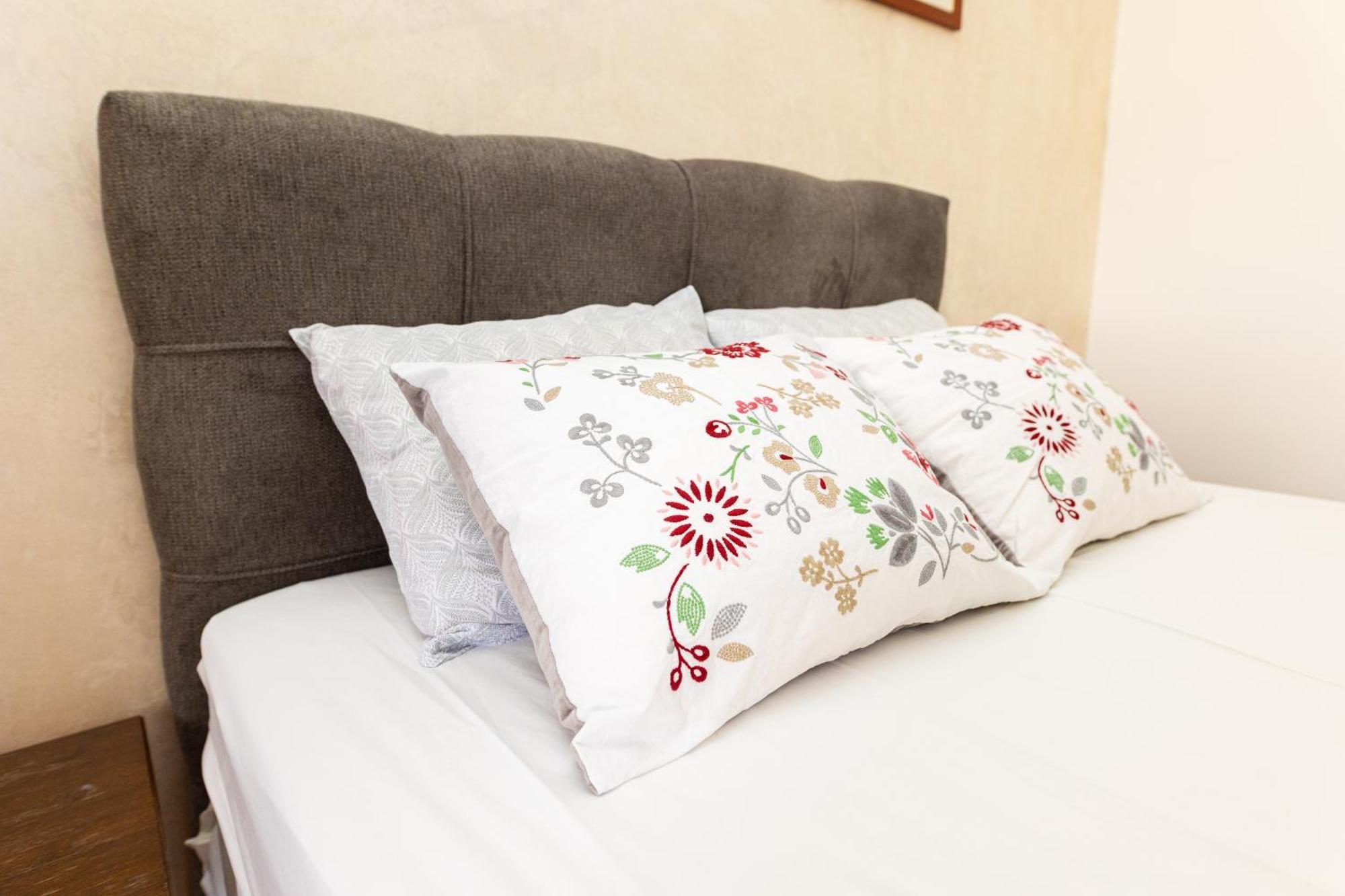 Ugi House - City Center Белград Екстериор снимка